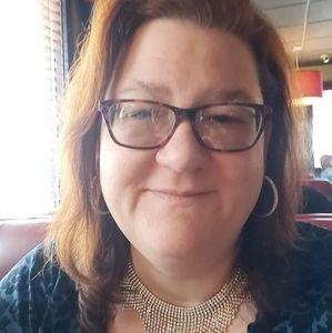 Meet your Posher, Holly